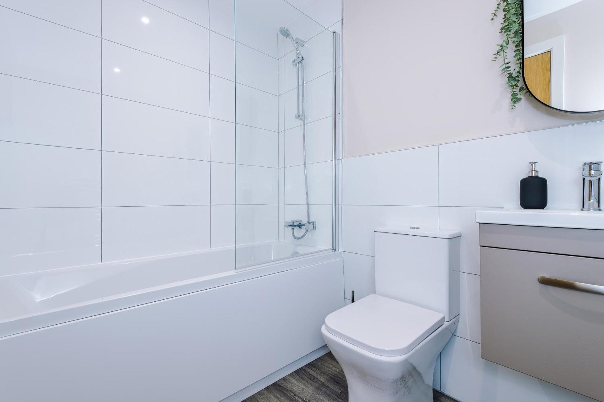 Deluxe New Build 2 Bedroom 2 Bathroom Apartment - Free Secure Parking Manchester Zewnętrze zdjęcie